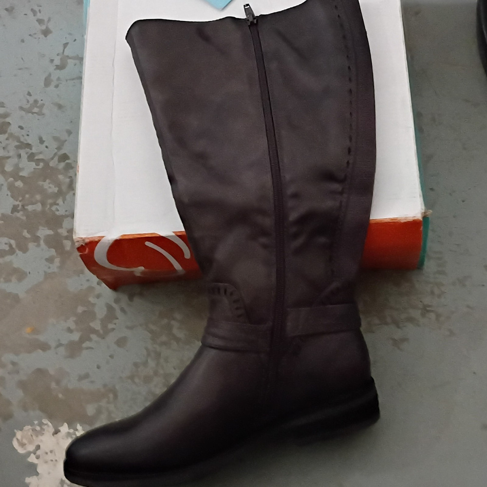 baretraps Women’s Black Leather Knee-High Riding Boots Round Toe Side Zip 8.5